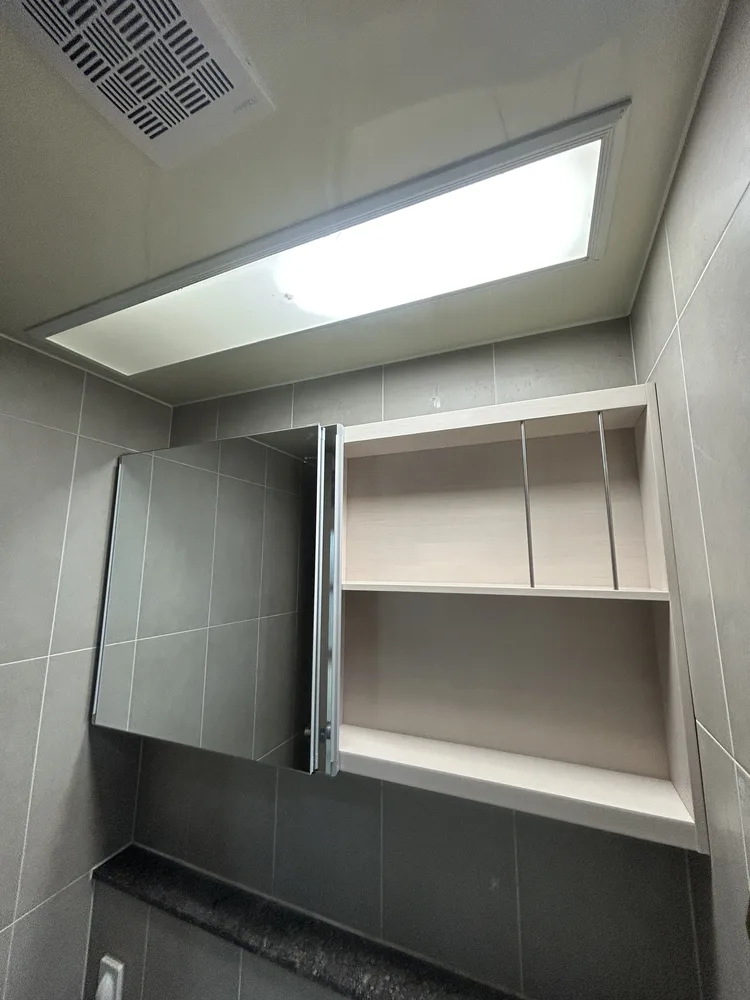 청라 욕실거울교체 새 거울장 사진