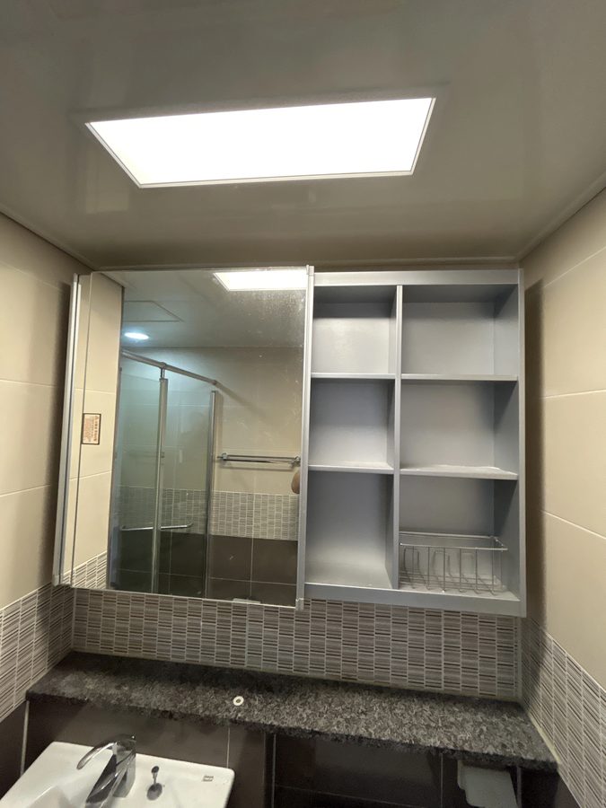 군포 화장실거울장교체 시공전 사진