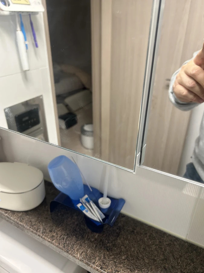 안양 화장실거울장 교체 시공후 새 욕실장 사진
