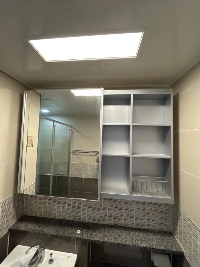 구리 화장실거울장교체 후 거울 상태 사진