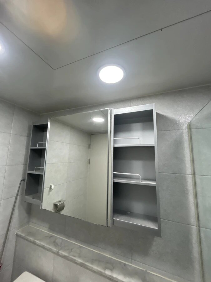 의왕 화장실거울장교체 전 거울 상태 사진