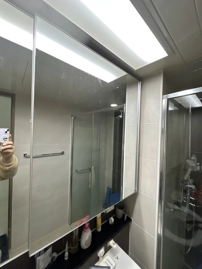 성남 화장실거울장교체 후 거울 상태 사진